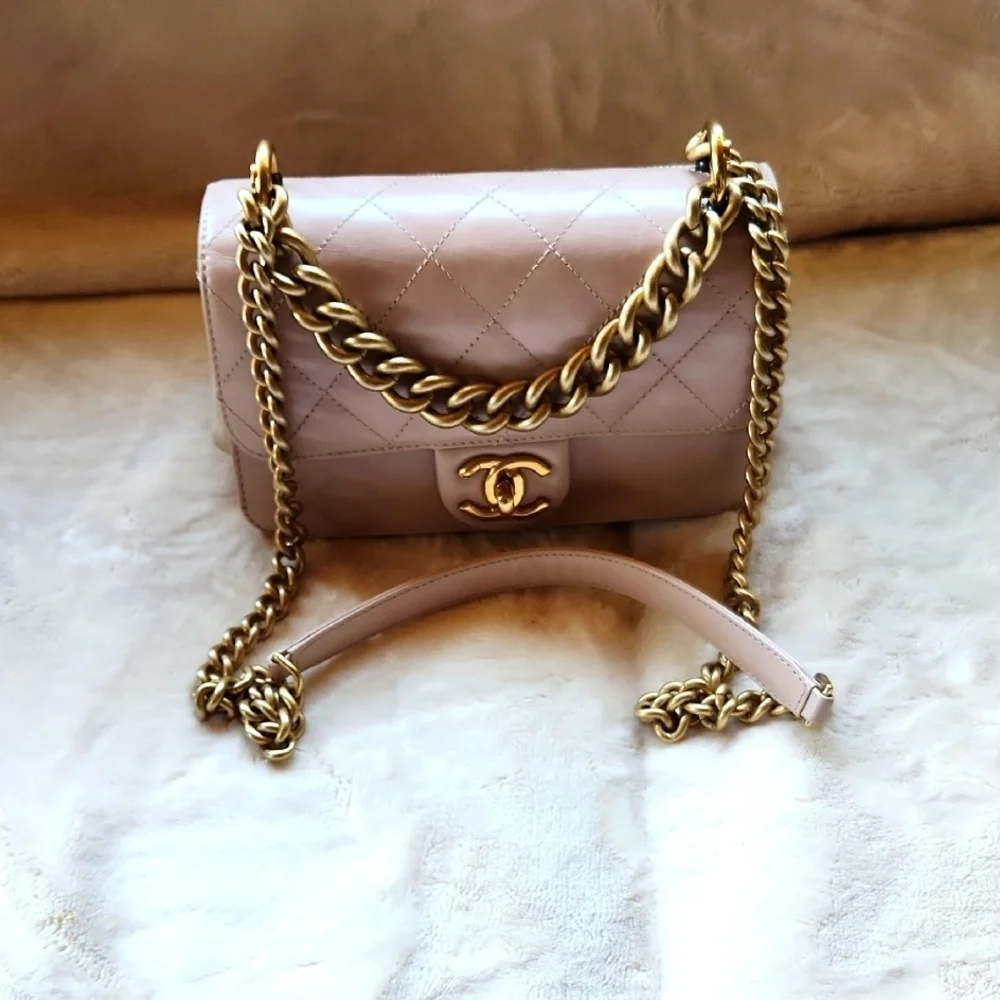 CHANEL‎ Blush Pink Flap Quilted Shoulder Bag with Gold Chain